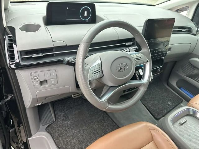 Hyundai Staria Signature Vierwielaandrijving