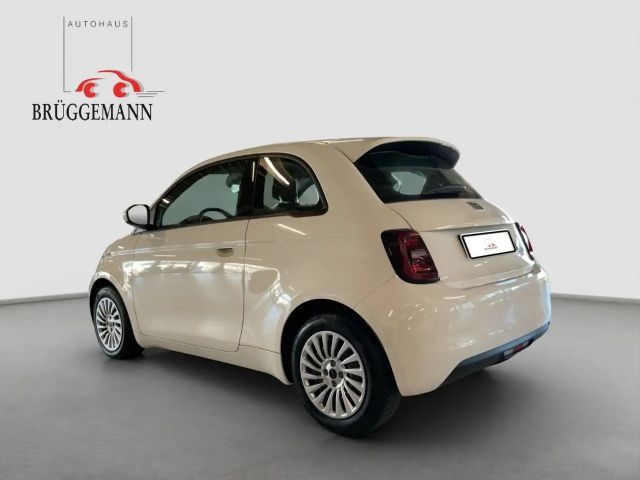 Fiat 500e + Radio- & Winterpaket