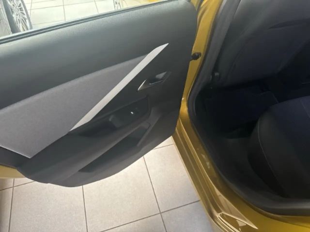 Opel Astra 1.2 Turbo Edition Turbo