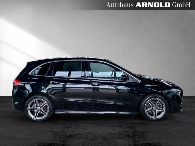 Mercedes-Benz B 220 4MATIC AMG Line Sedan