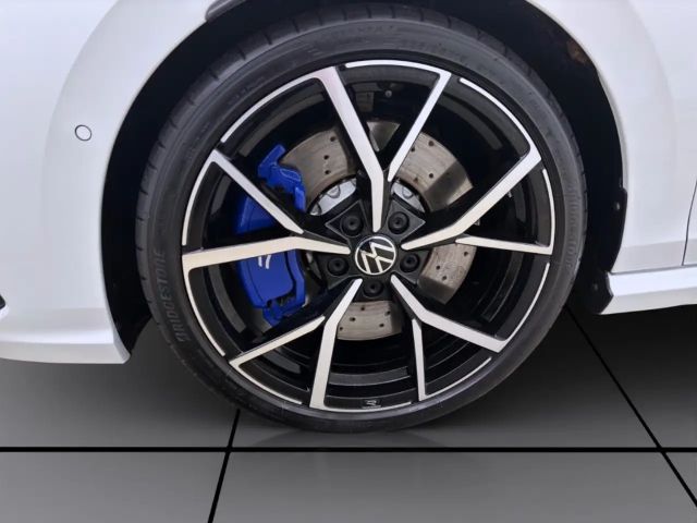 Volkswagen Golf IQ.Drive