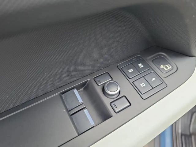 Land Rover Defender 90 D250 SE