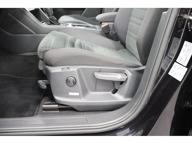 Volkswagen Touran 1.5 TSI DSG R-Line