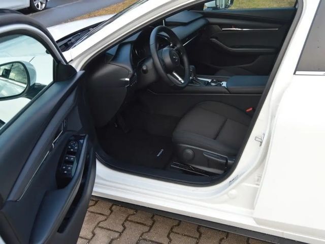 Mazda 3 Benzin 140PS 6GS Centre-Line Navi PDC SHZ