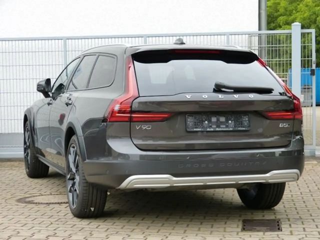 Volvo V90 Cross Country AWD Plus