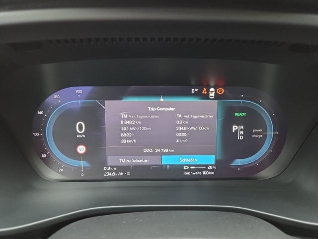 Volvo XC40 Core Recharge