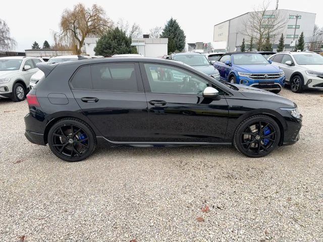 Volkswagen Golf R / R-Performance- Akrapovic /Black/Matrix