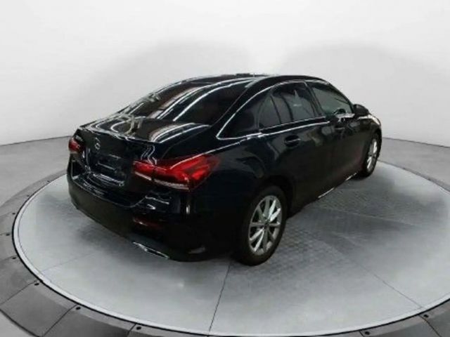 Mercedes-Benz A 250 A 250 e AMG Line