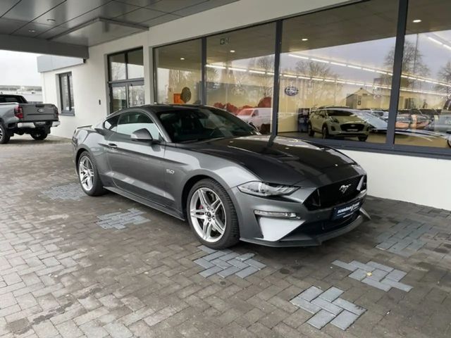 Ford Mustang Fastback GT 5.0 V8