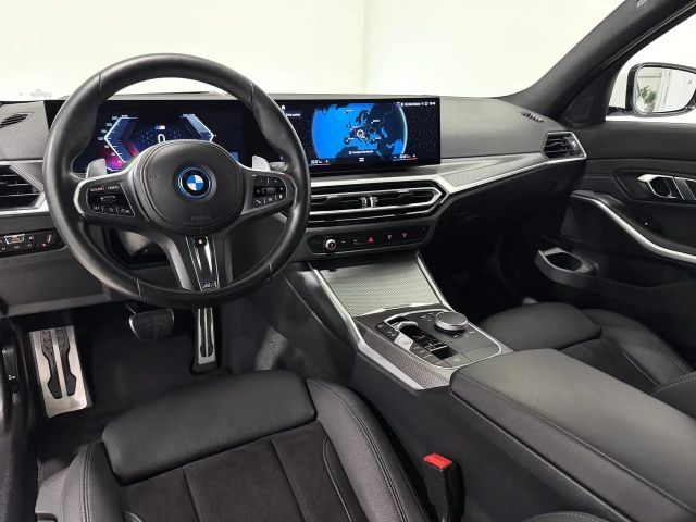 BMW 320 320e M-Sport Sedan