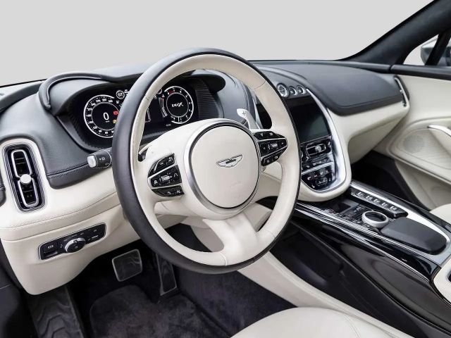 Aston Martin DBX - Magnetic Silver -
