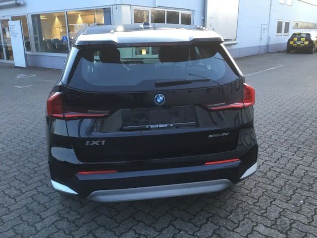 BMW iX1 Sedan xDrive