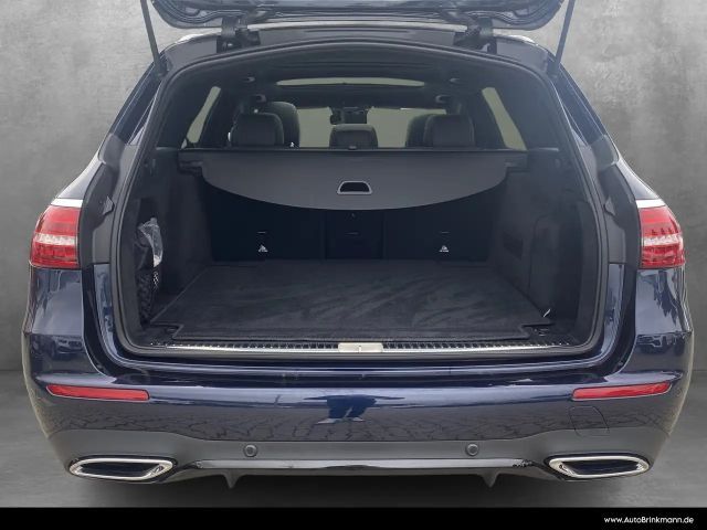 Mercedes-Benz E 220 AMG Line