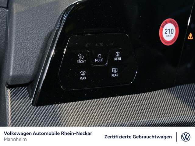 Volkswagen Golf 1.5 eTSI DSG R-Line Variant