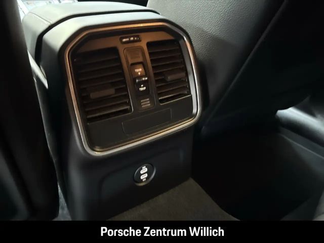 Porsche Macan 21-Zoll Rückfahrkamera Lederpaket LED