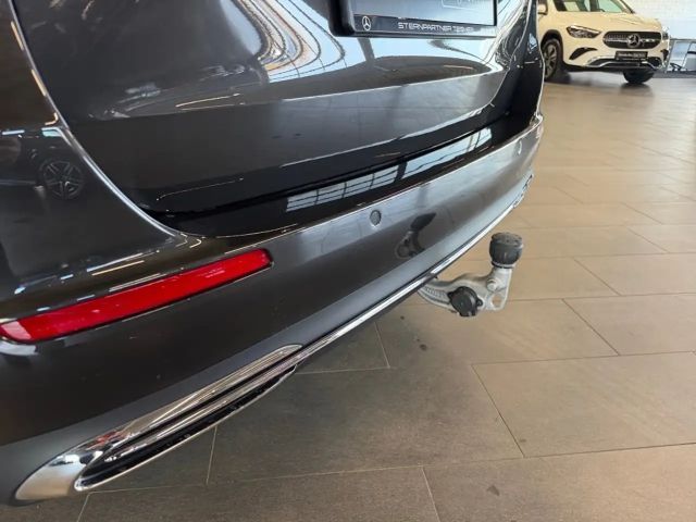 Mercedes-Benz E 220 AVANTGARDE E 220 d Estate