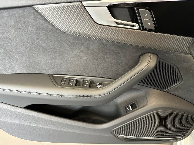 Audi RS4 Avant Quattro