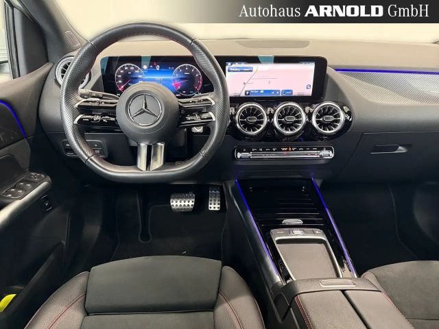 Mercedes-Benz B 200 AMG Line Sedan