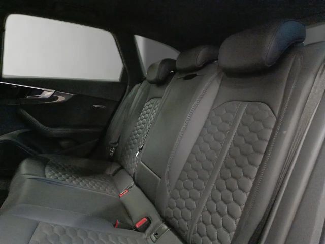 Audi RS4 Avant Quattro