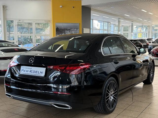 Mercedes-Benz C 200 C 200 d Sedan