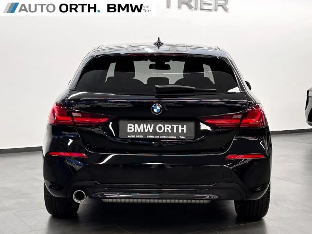 BMW 118 118i Sedan Sport Line