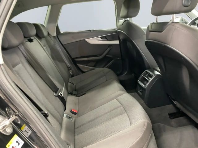 Audi A4 35 TFSI Avant S-Tronic