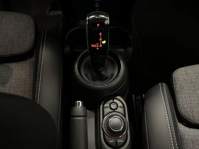 MINI Cooper S Cabrio Cooper S Cabrio Classic Trim Drivingass. Parkass.