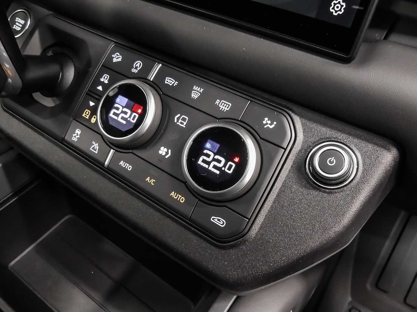 Land Rover Defender 110 Dynamic SE