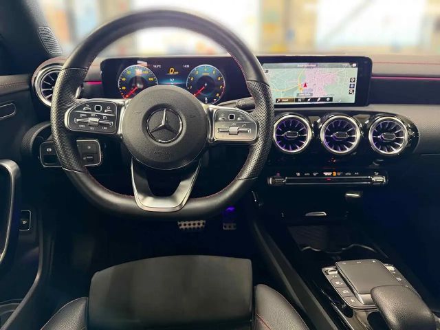 Mercedes-Benz CLA 200 AMG Line Coupé