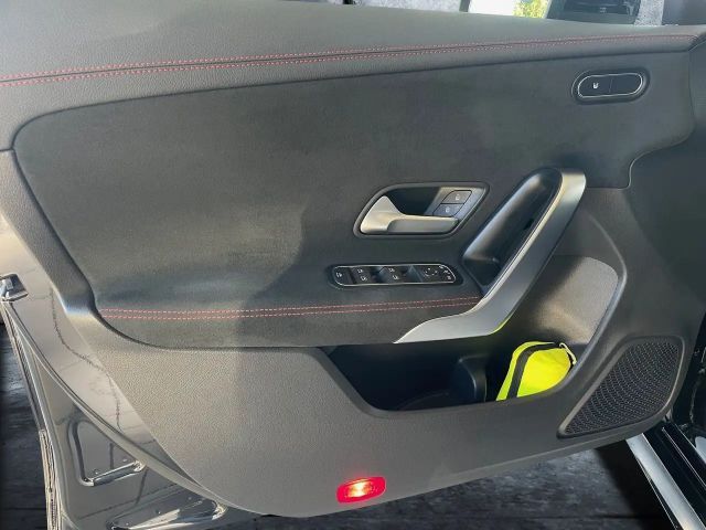 Mercedes-Benz CLA 200 AMG Line