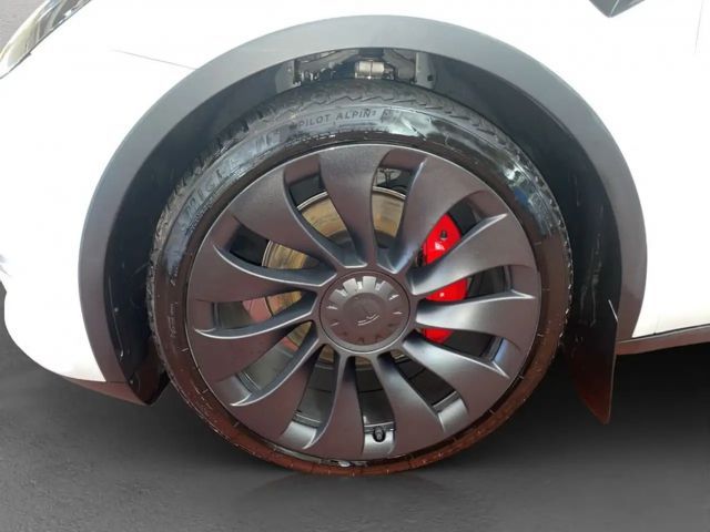 Tesla Model Y AWD Dual Motor Performance