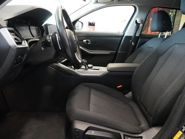 BMW 330 330e Touring xDrive