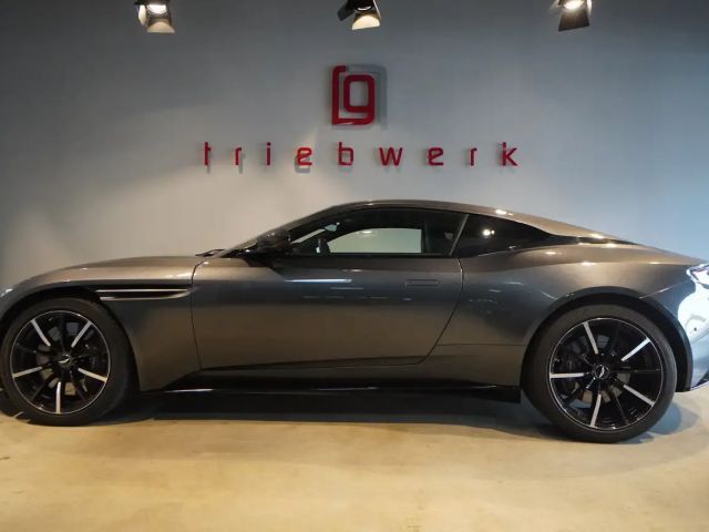 Aston Martin DB11 V8