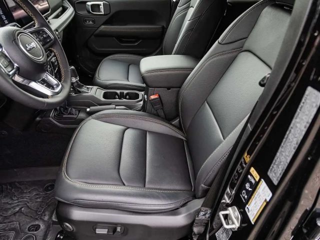 Jeep Wrangler BLACK EDITION 2.0l T-GDI Ultd. Sky-One