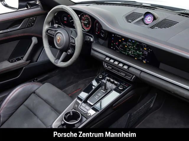 Porsche 992 4 Coupé GTS Targa