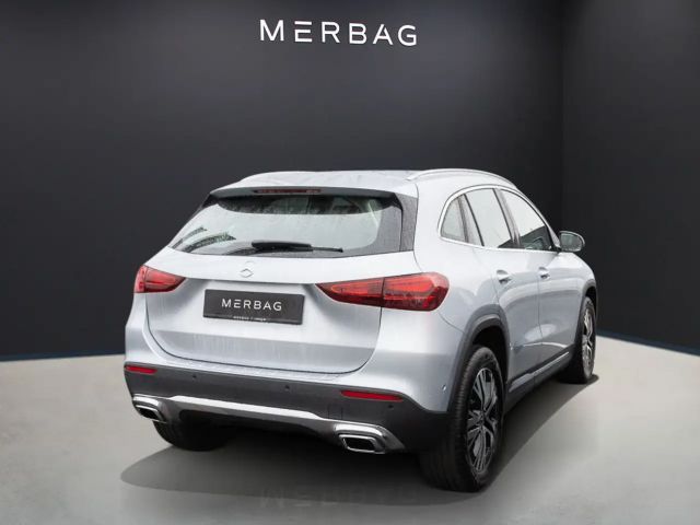 Mercedes-Benz GLA 180 ACC LED Navi SHZ Winterp. Fernlichtass.