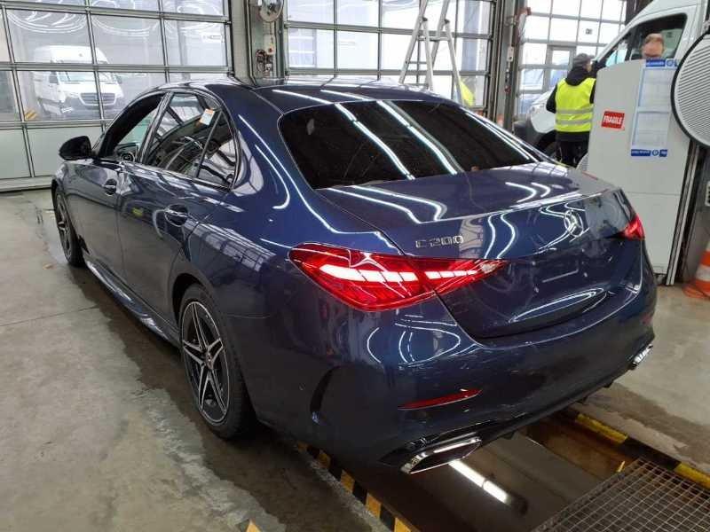 Mercedes-Benz C 200 AMG Line Sedan