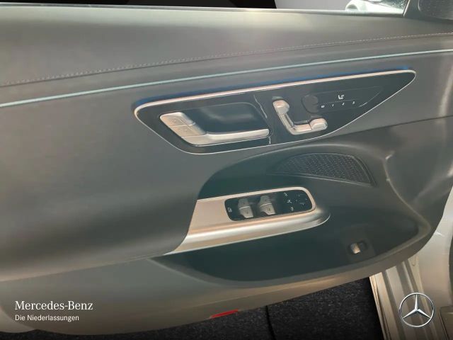 Mercedes-Benz E 200 AMG Line Sedan