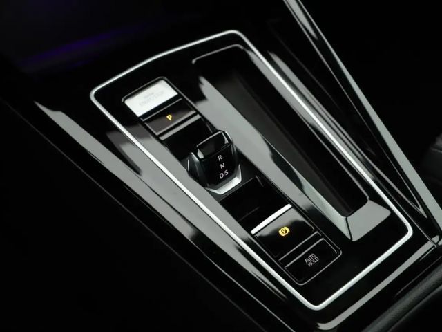 Volkswagen Golf 1.5 eTSI DSG Golf VIII IQ.Drive