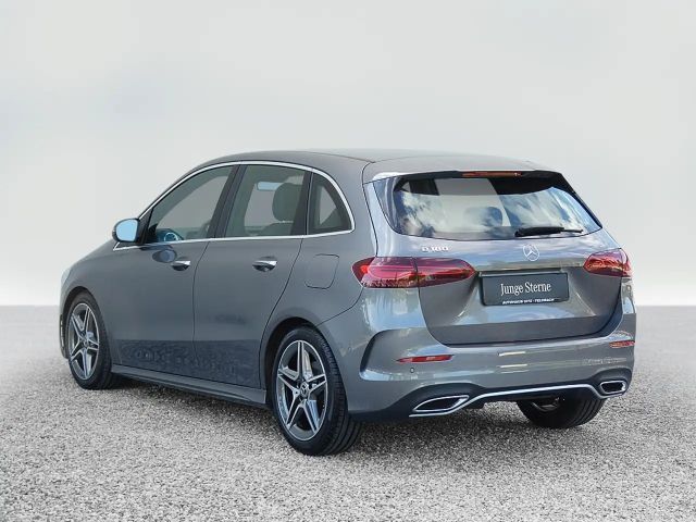 Mercedes-Benz B 180 AMG Line Sedan