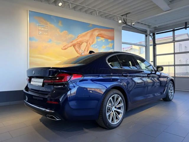 BMW 530 530d Luxury Line Sedan xDrive