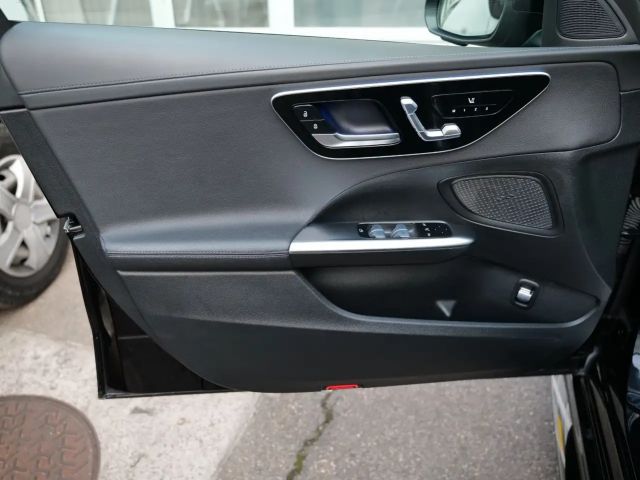 Mercedes-Benz C 220 AMG Line C 220 d Sedan