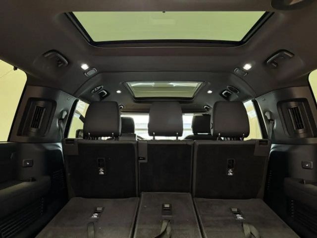 Land Rover Defender D300 SE