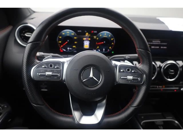 Mercedes-Benz GLA 200 AMG Line