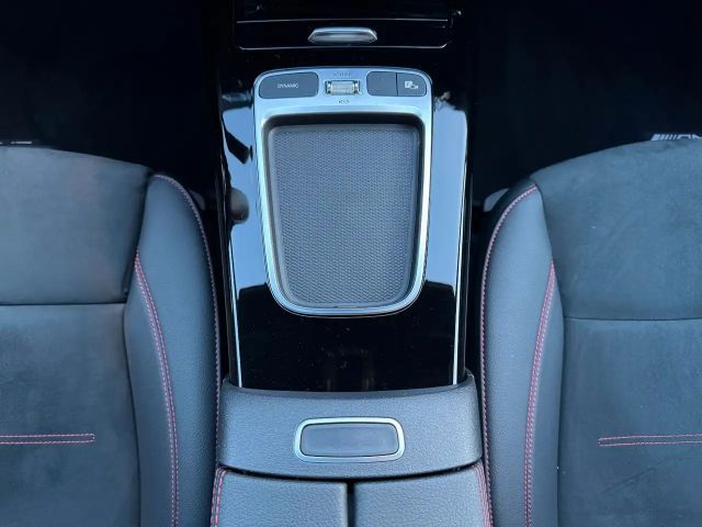 Mercedes-Benz CLA 200 AMG Line