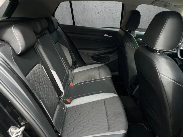 Volkswagen Golf 1.5 eTSI DSG Golf VIII