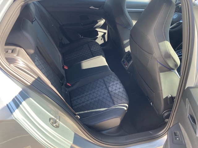 Volkswagen Golf 1.5 eTSI DSG Golf VIII IQ.Drive