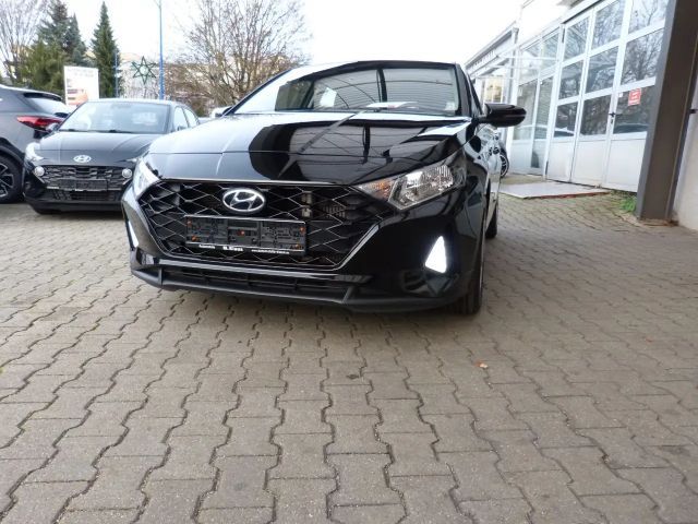 Hyundai i20 APPLE SHZ LHZ KAMERA+PDC KLIMA TEMPOMAT