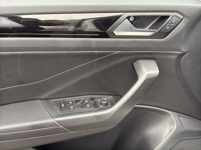 Volkswagen T-Roc 1.5 TSI DSG R-Line