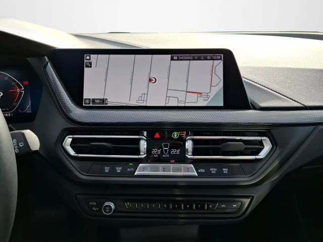 BMW 118 118i Sedan Sport Line